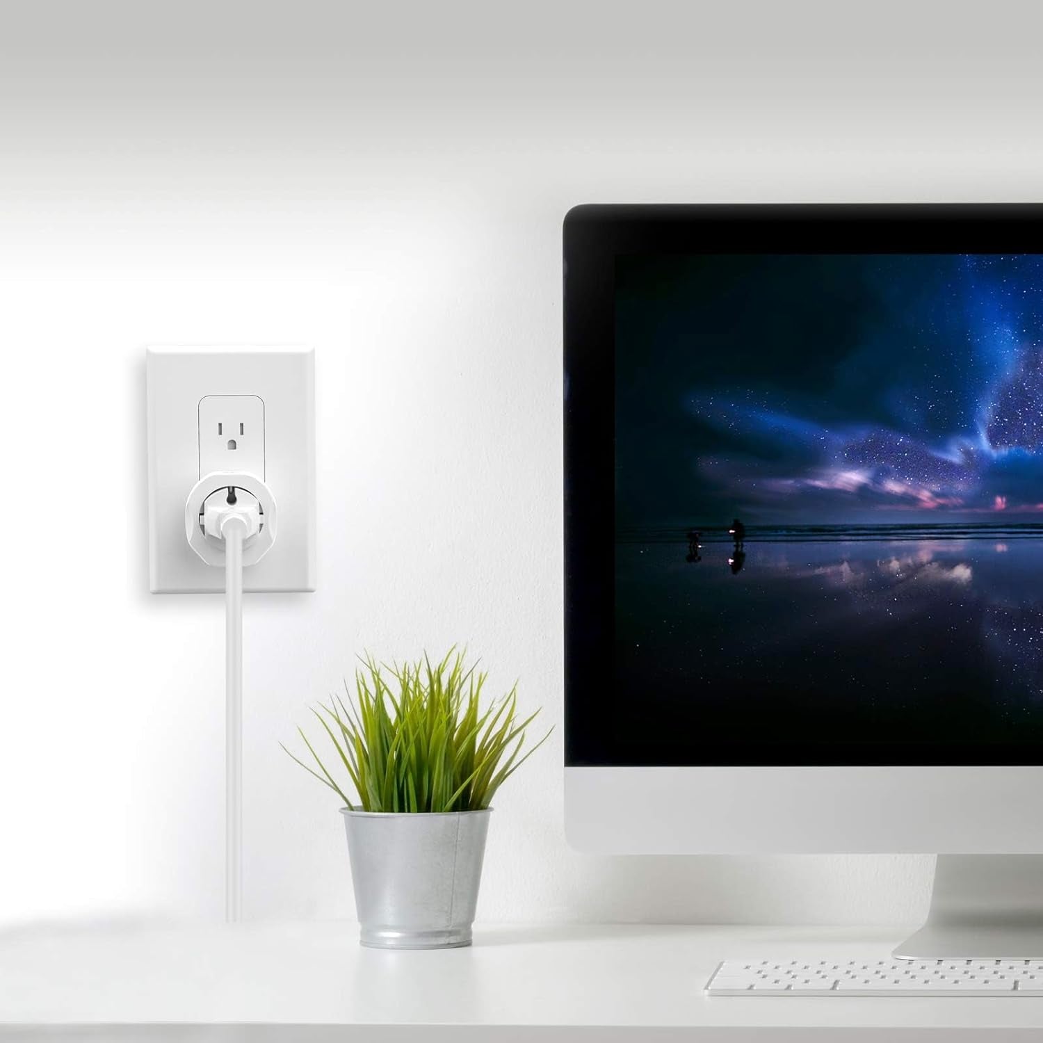 1 Pack European to US Plug Adapter, VINTAR EU to US Adapter, Europe to USA Travel Converter for Most of EU Spain France Type C E F Plugs to America